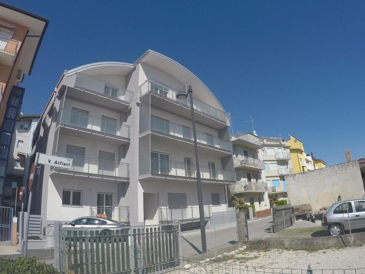Appartement New Alfieri - Agenzia Cocal à Caorle Extérieur photo